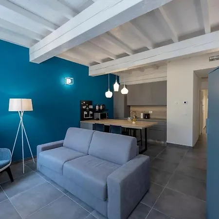 Blue - Center & Garage * Parma